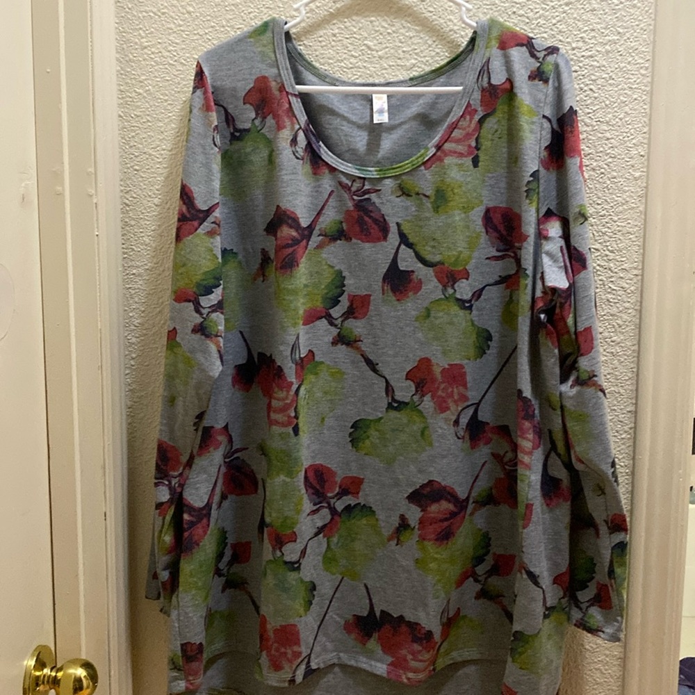 LulaRoe long sleeve floral top